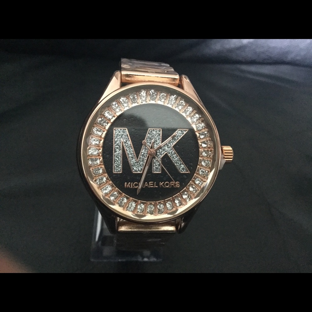 Hey Fashionistas Grab It Quick!